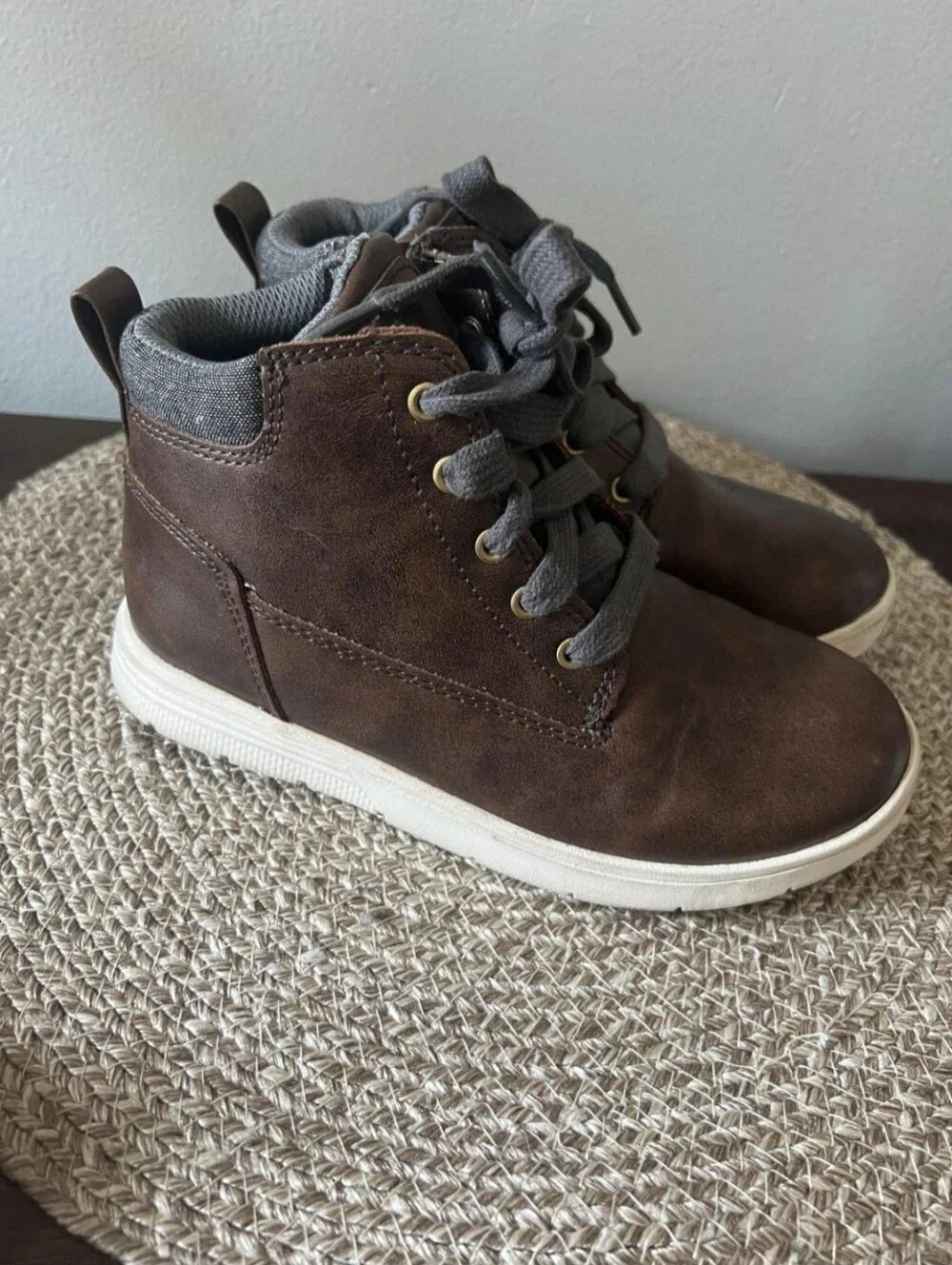 Cat & Jack Tennis Boots for Boys, Brown, Size 1. Kids shoes .